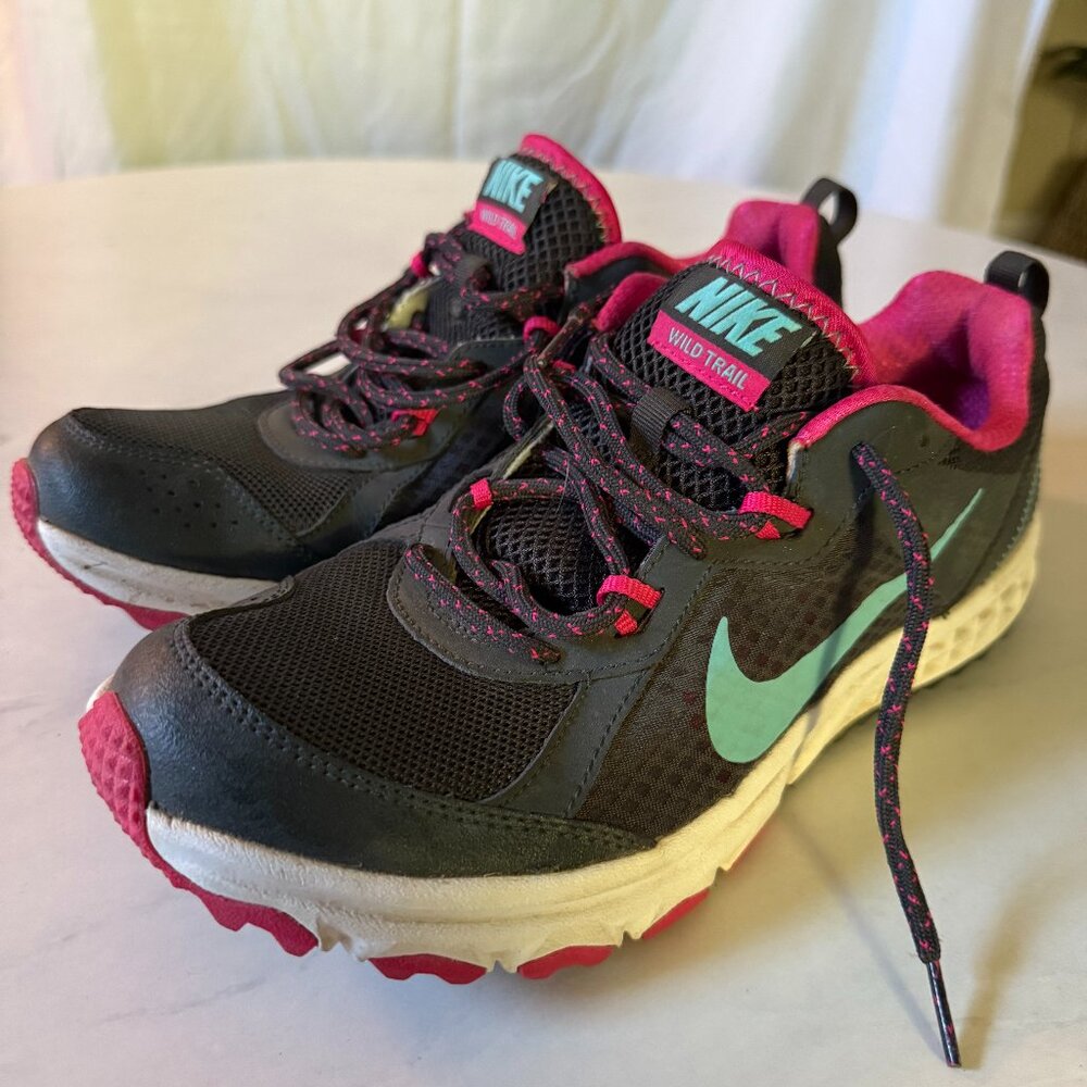 Nike Wild Trail Wide Running Shoes – Women’s Size 10